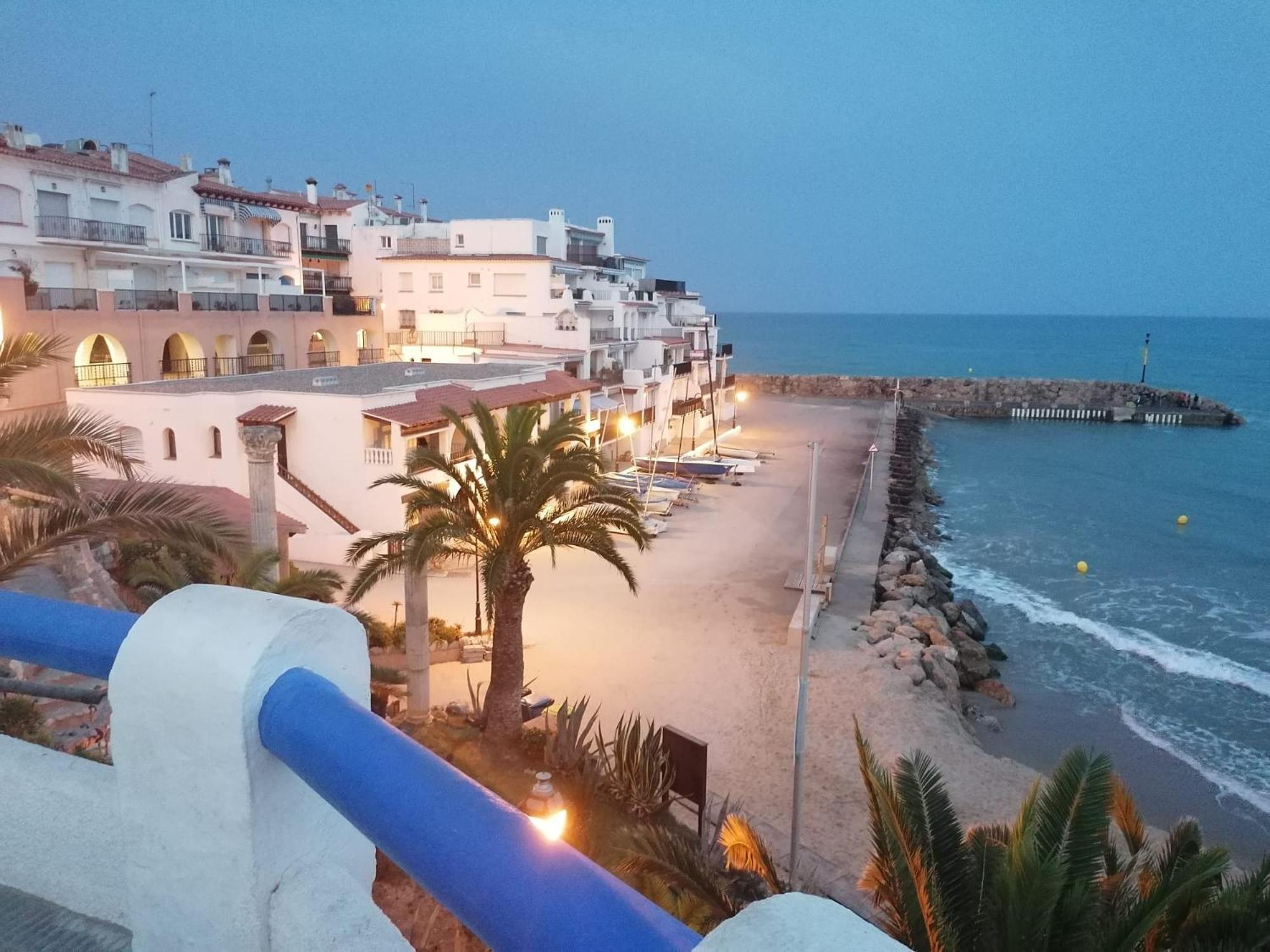 Lluna Beach Bara Roda de Bara Bagian luar foto